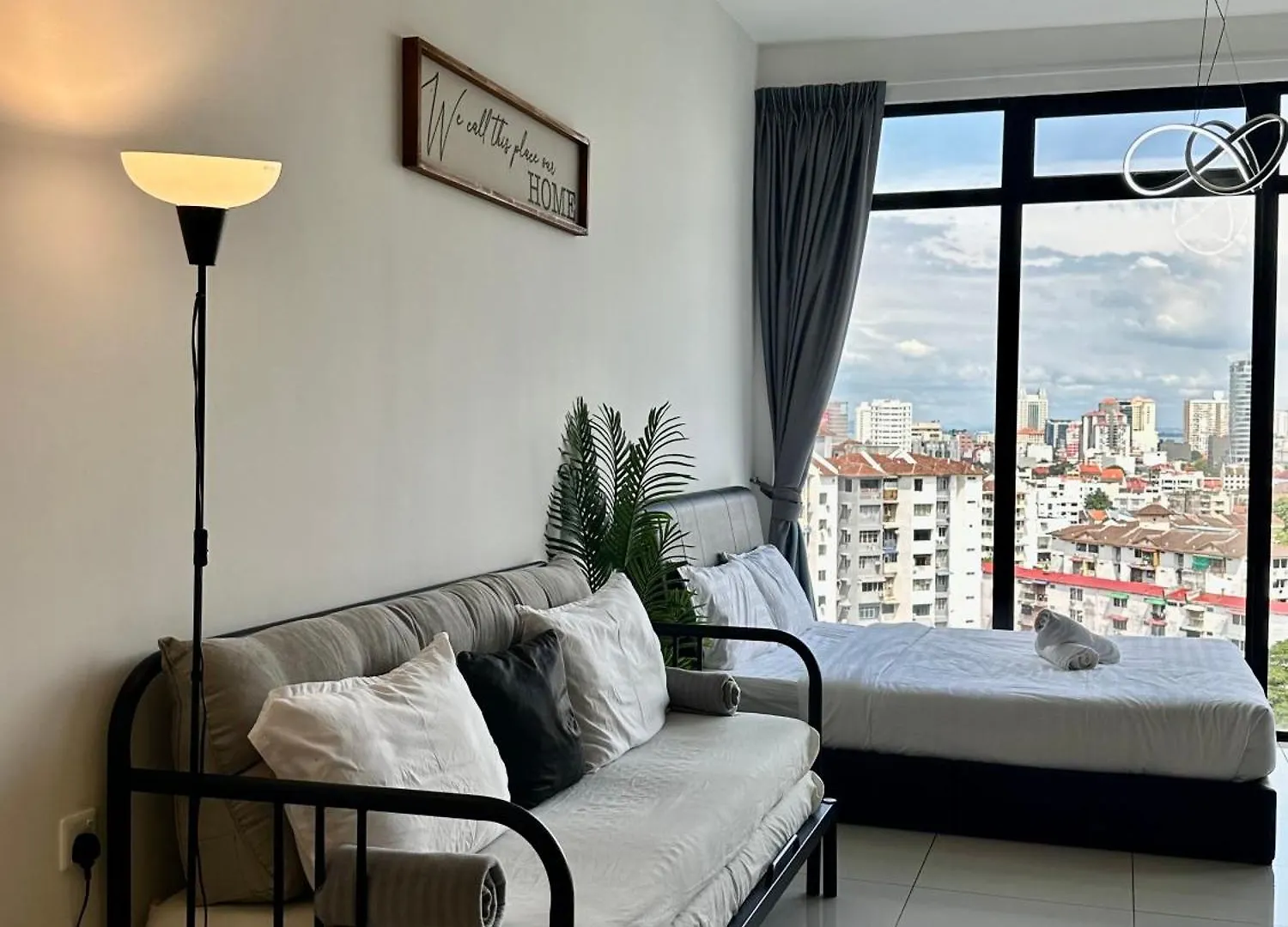 Beacon Executive Suite - City View - By Iz George Town Apartman