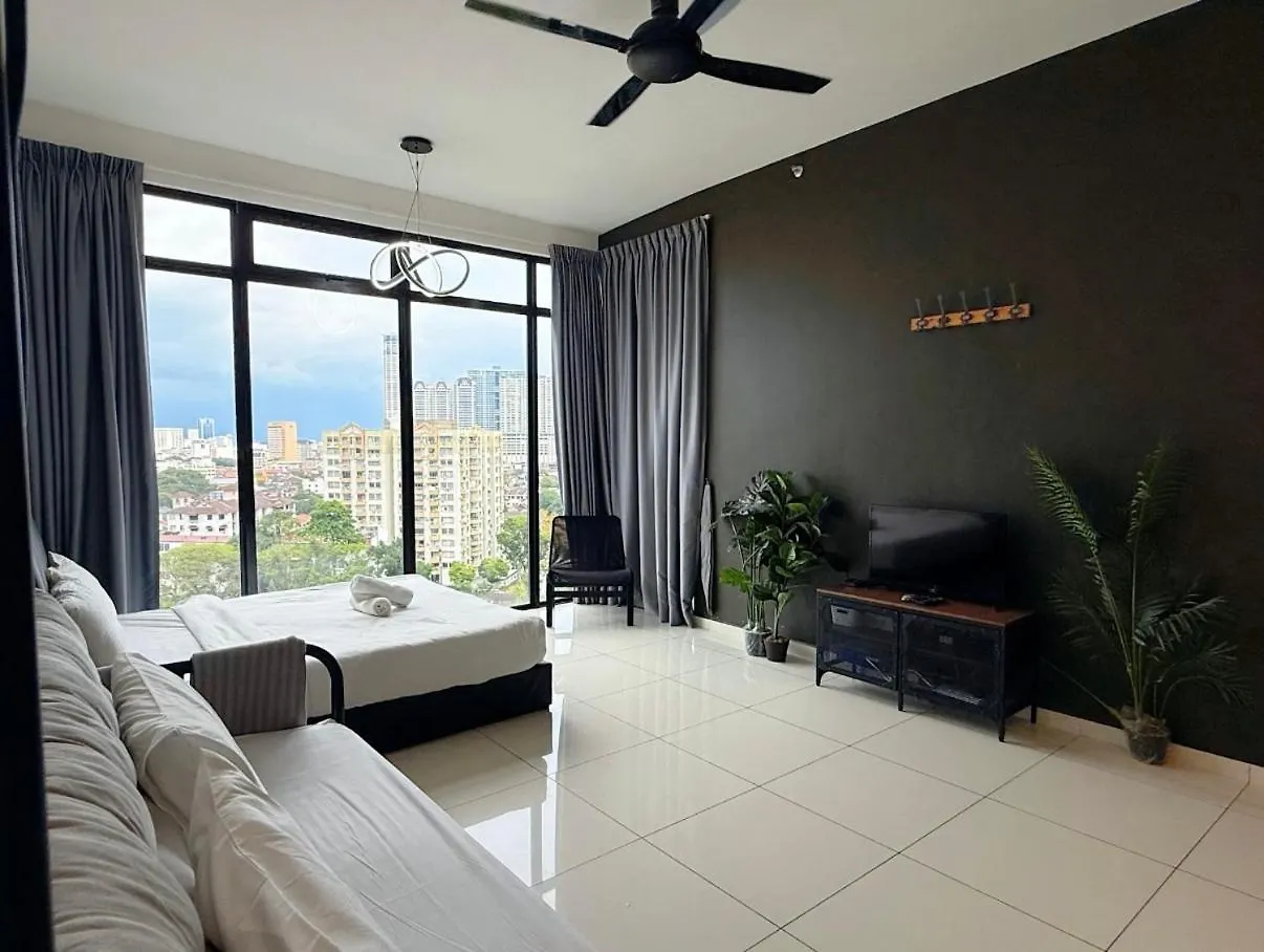 Beacon Executive Suite - City View - By Iz George Town Apartman